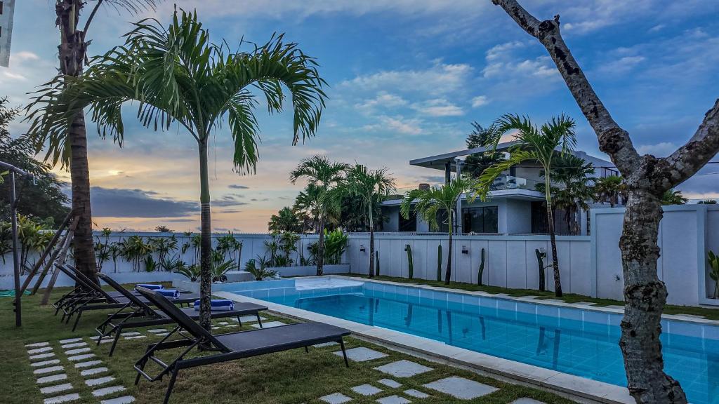 Hotel & Villas in Uluwatu , Bali